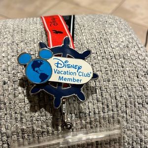 Disney Vacation Club lanyard clip